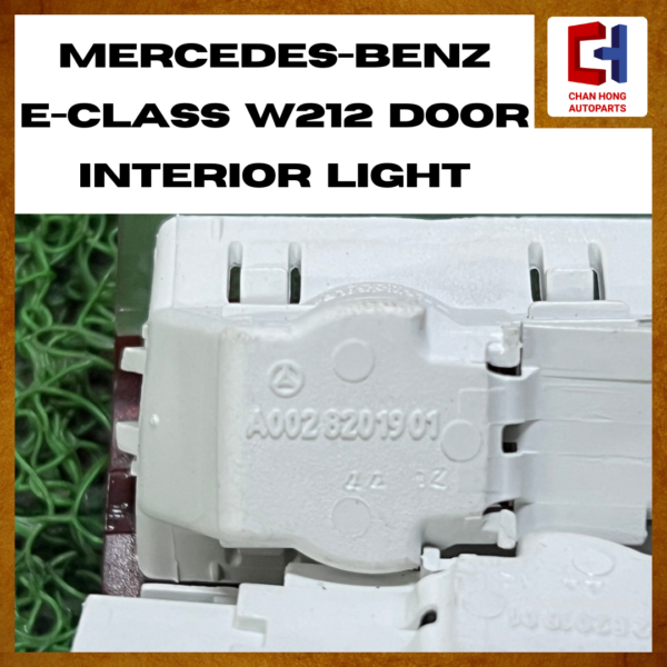 Mercedes-Benz E-Class W212 Door Interior Light [A0028201901][Used] - Image 4